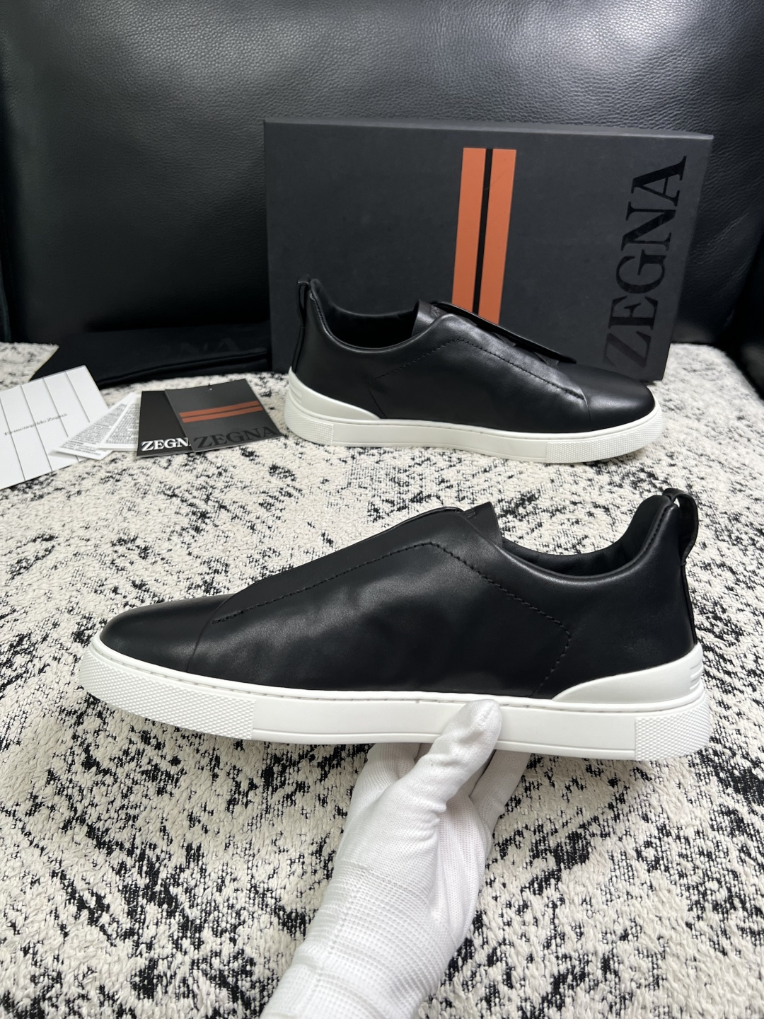 Zegna  高品质  顶级工艺品  杰尼亚  专柜新款原厂配置，意大利进口牛皮面料，进口牛里垫，透气舒适，鞋底：原厂特