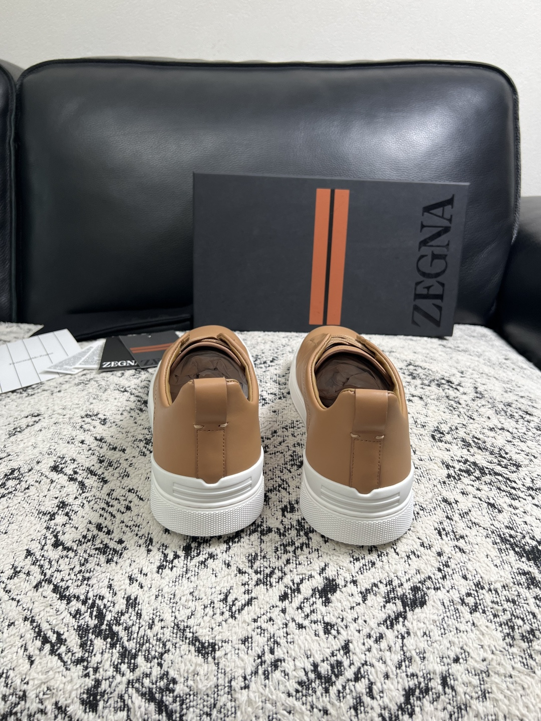 Zegna  高品质  顶级工艺品  杰尼亚  专柜新款原厂配置，意大利进口牛皮面料，进口牛里垫，透气舒适，鞋底：原厂特