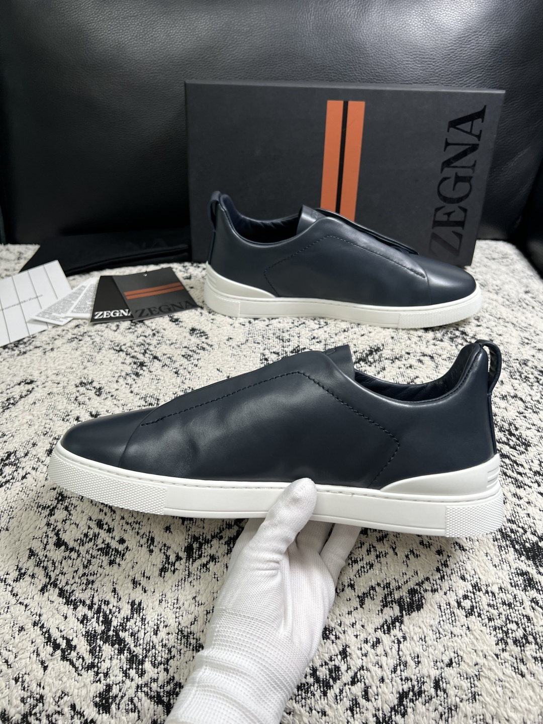 Zegna  高品质  顶级工艺品  杰尼亚  专柜新款原厂配置，意大利进口牛皮面料，进口牛里垫，透气舒适，鞋底：原厂特