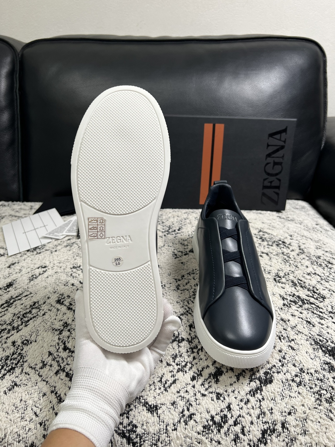 Zegna  高品质  顶级工艺品  杰尼亚  专柜新款原厂配置，意大利进口牛皮面料，进口牛里垫，透气舒适，鞋底：原厂特