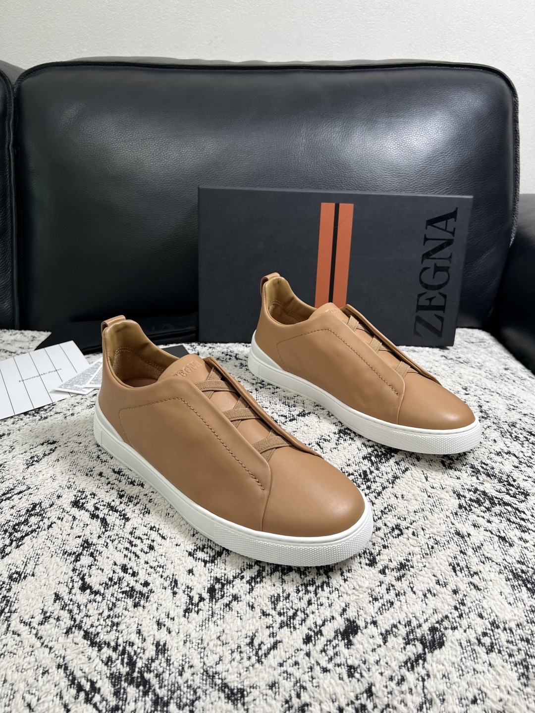 Zegna  高品质  顶级工艺品  杰尼亚  专柜新款原厂配置，意大利进口牛皮面料，进口牛里垫，透气舒适，鞋底：原厂特