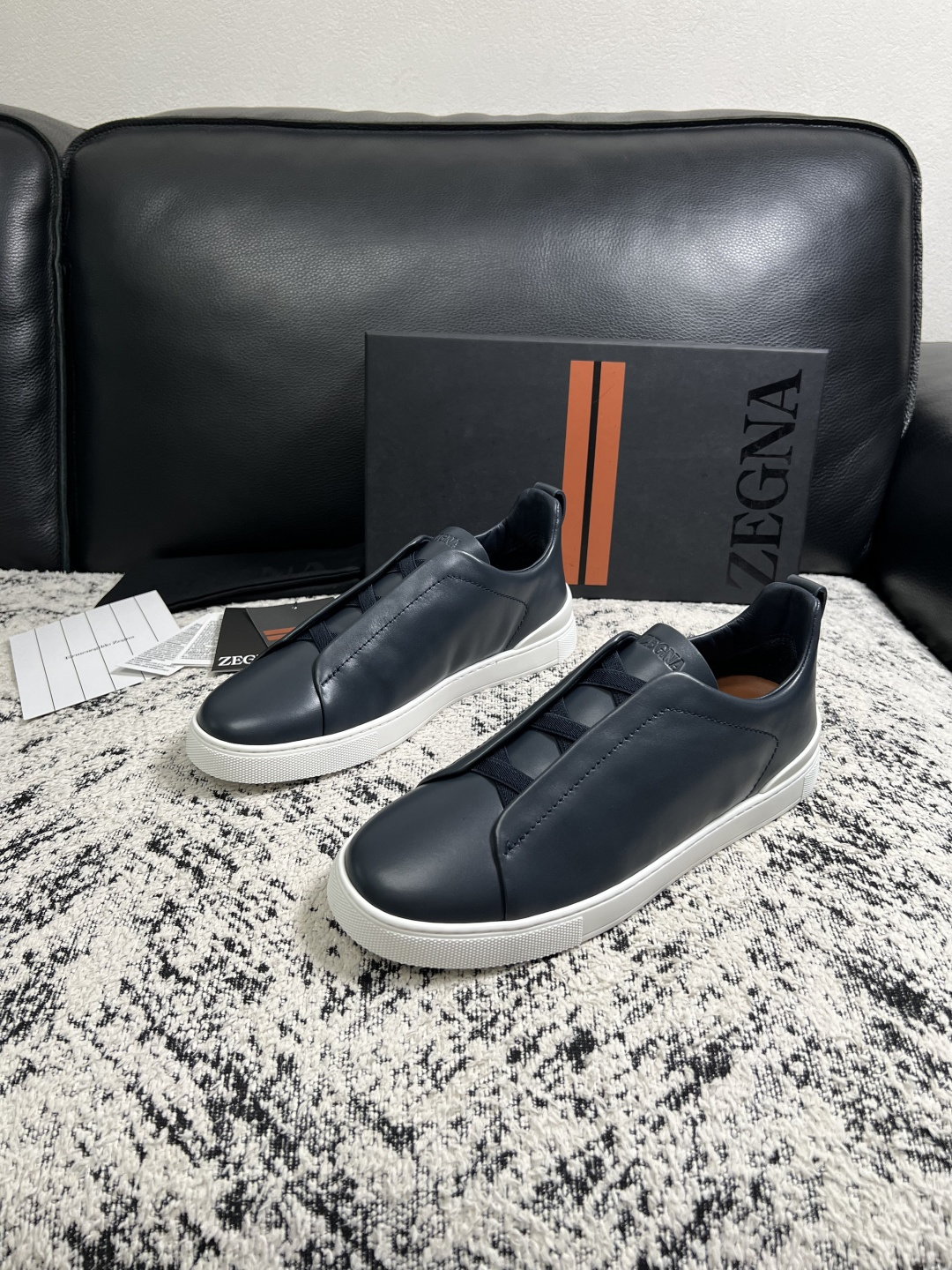 Zegna  高品质  顶级工艺品  杰尼亚  专柜新款原厂配置，意大利进口牛皮面料，进口牛里垫，透气舒适，鞋底：原厂特