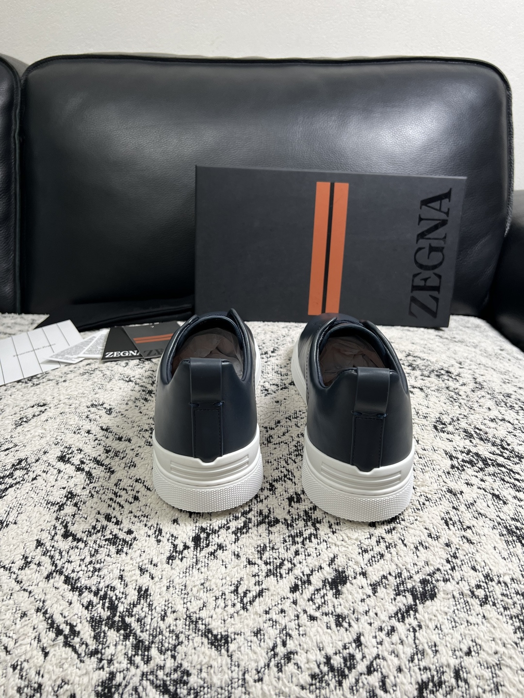 Zegna  高品质  顶级工艺品  杰尼亚  专柜新款原厂配置，意大利进口牛皮面料，进口牛里垫，透气舒适，鞋底：原厂特