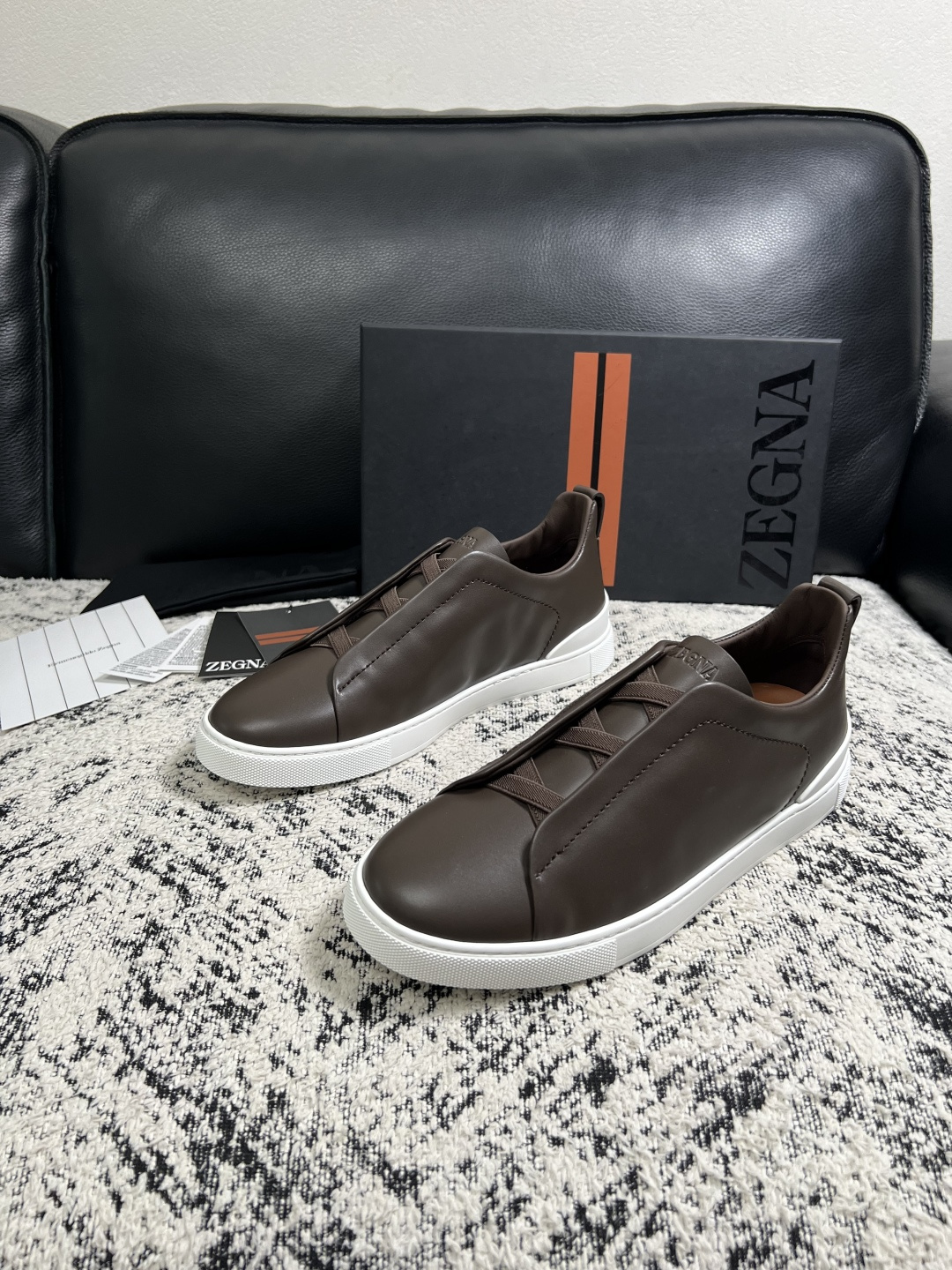 Zegna  高品质  顶级工艺品  杰尼亚  专柜新款原厂配置，意大利进口牛皮面料，进口牛里垫，透气舒适，鞋底：原厂特