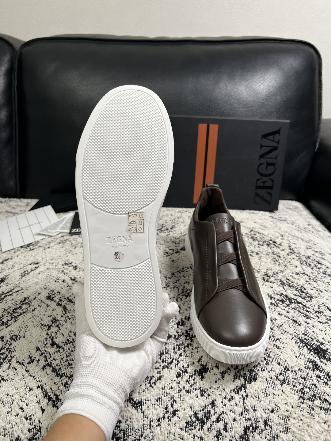 Zegna  高品质  顶级工艺品  杰尼亚  专柜新款原厂配置，意大利进口牛皮面料，进口牛里垫，透气舒适，鞋底：原厂特
