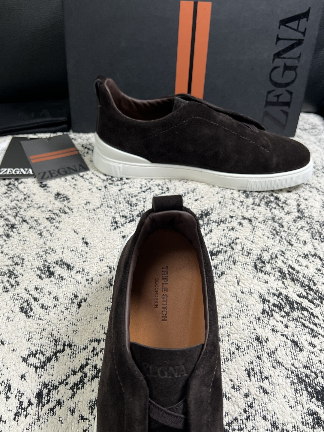 Zegna  高品质  顶级工艺品  杰尼亚  专柜新款原厂配置，意大利进口牛皮面料，进口牛里垫，透气舒适，鞋底：原厂特