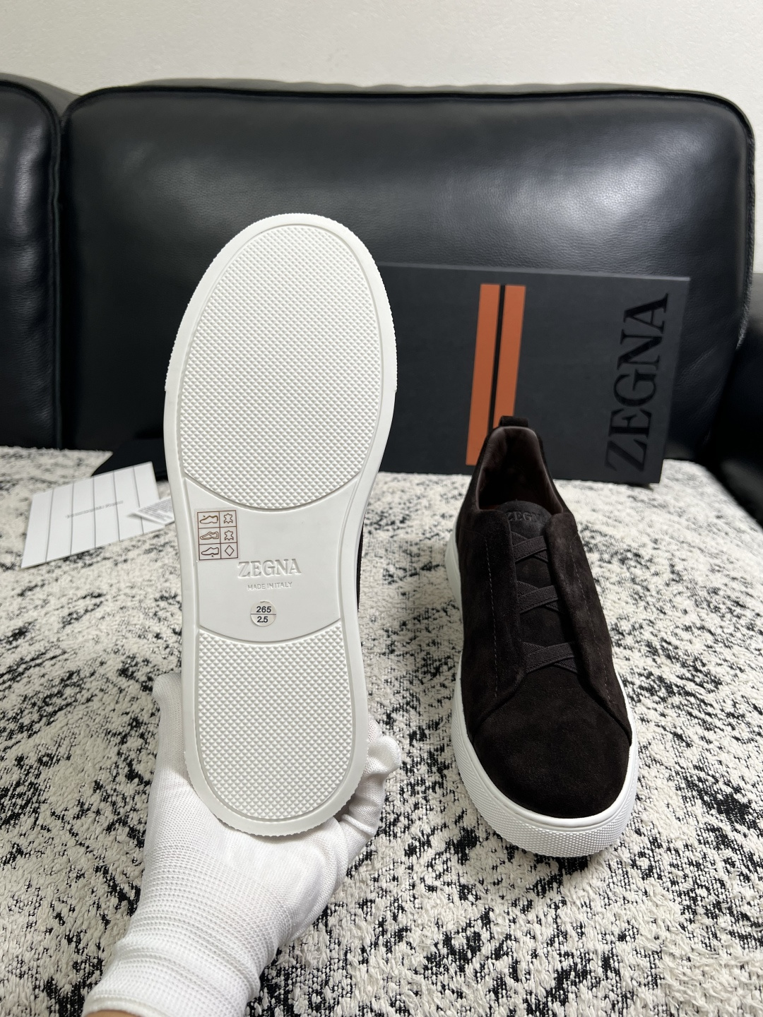 Zegna  高品质  顶级工艺品  杰尼亚  专柜新款原厂配置，意大利进口牛皮面料，进口牛里垫，透气舒适，鞋底：原厂特
