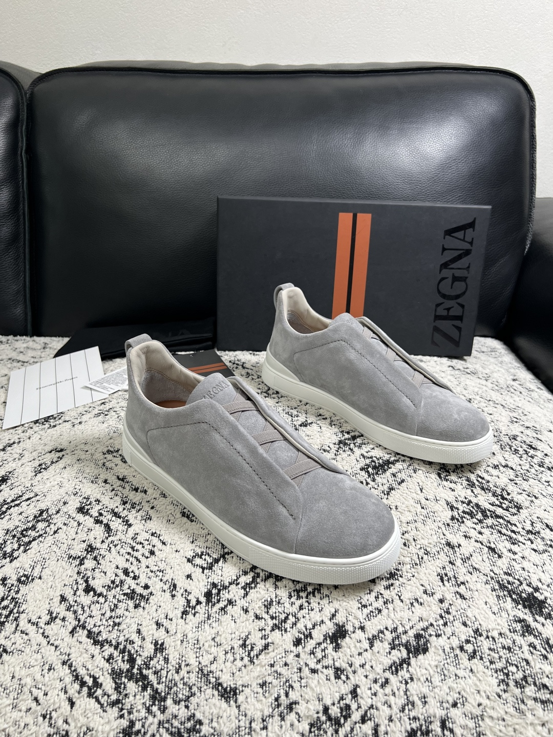 Zegna  高品质  顶级工艺品  杰尼亚  专柜新款原厂配置，意大利进口牛皮面料，进口牛里垫，透气舒适，鞋底：原厂特