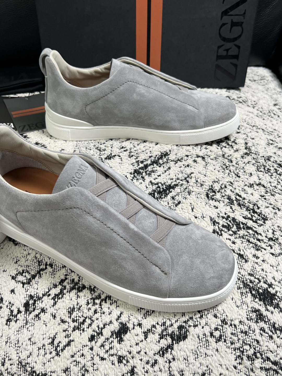 Zegna  高品质  顶级工艺品  杰尼亚  专柜新款原厂配置，意大利进口牛皮面料，进口牛里垫，透气舒适，鞋底：原厂特
