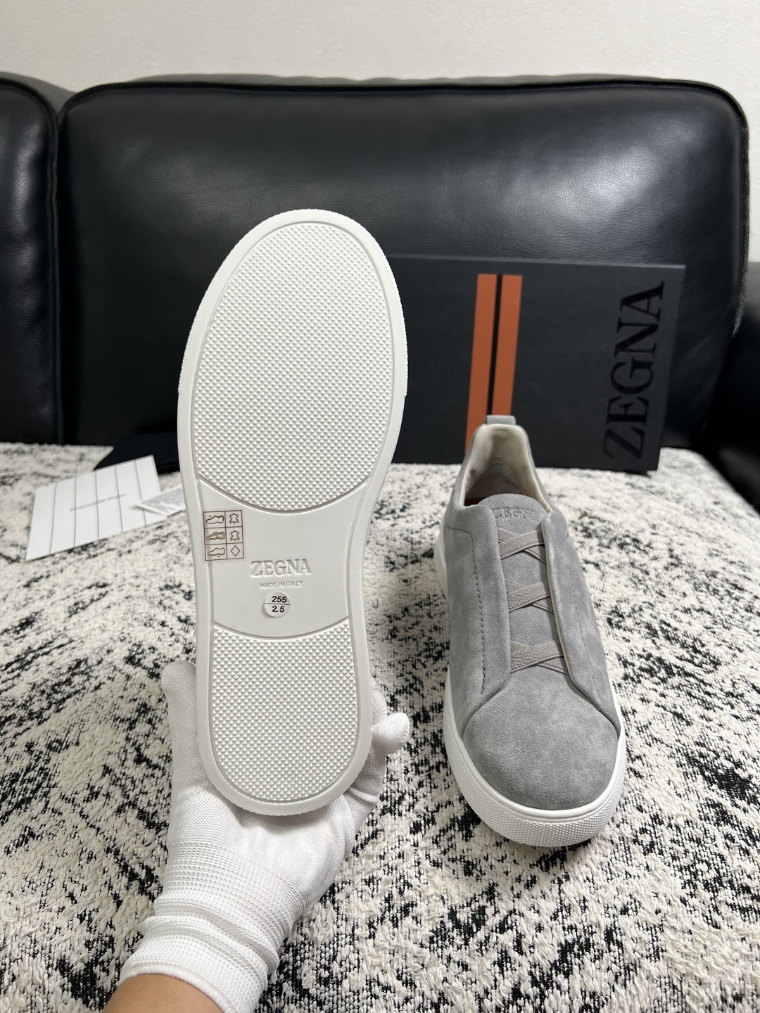 Zegna  高品质  顶级工艺品  杰尼亚  专柜新款原厂配置，意大利进口牛皮面料，进口牛里垫，透气舒适，鞋底：原厂特