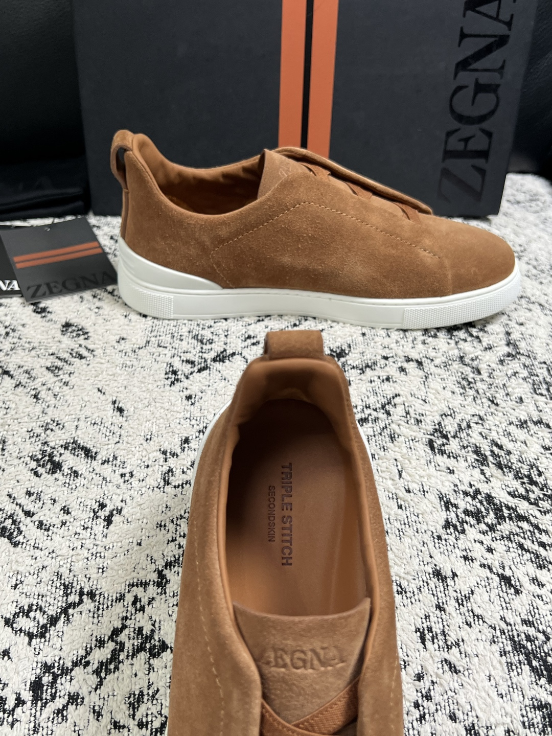 Zegna  高品质  顶级工艺品  杰尼亚  专柜新款原厂配置，意大利进口牛皮面料，进口牛里垫，透气舒适，鞋底：原厂特