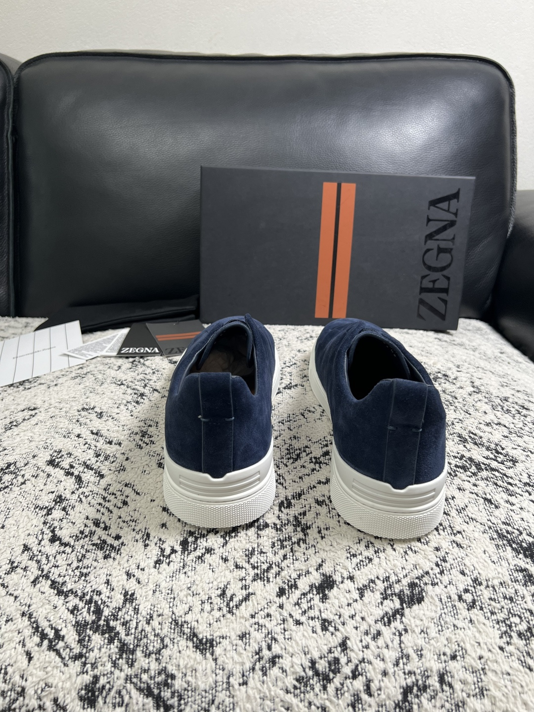 Zegna  高品质  顶级工艺品  杰尼亚  专柜新款原厂配置，意大利进口牛皮面料，进口牛里垫，透气舒适，鞋底：原厂特