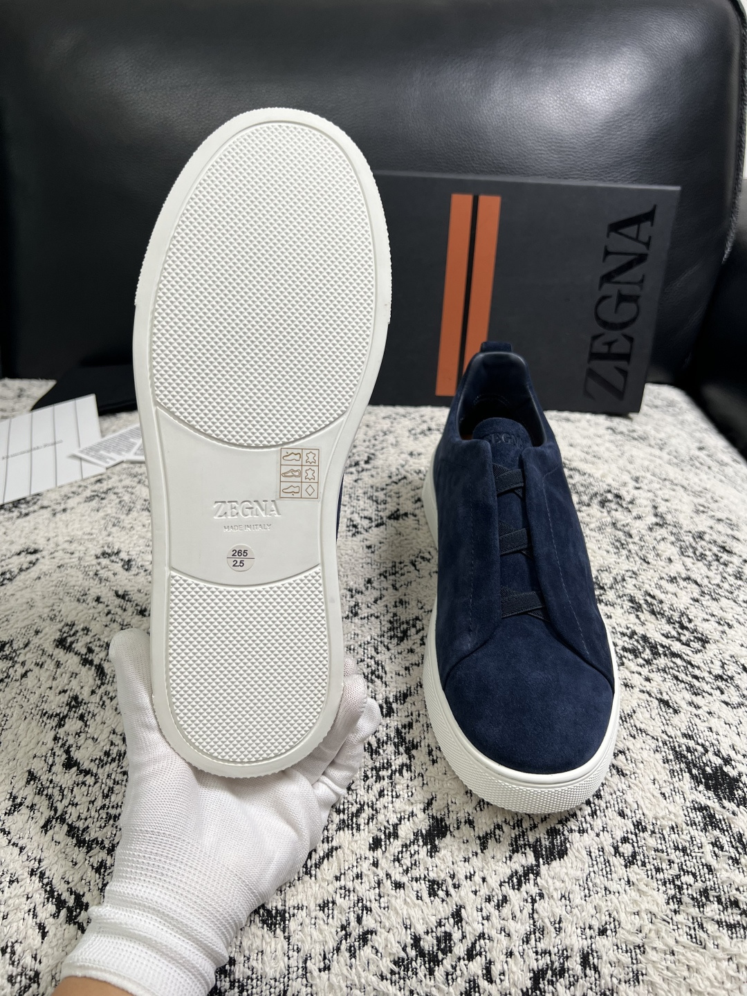 Zegna  高品质  顶级工艺品  杰尼亚  专柜新款原厂配置，意大利进口牛皮面料，进口牛里垫，透气舒适，鞋底：原厂特