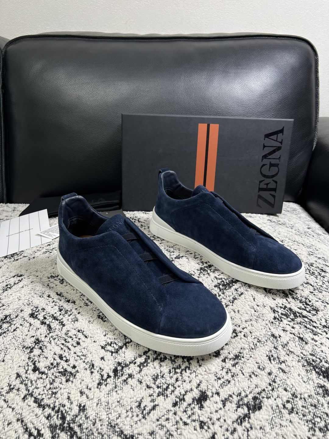 Zegna  高品质  顶级工艺品  杰尼亚  专柜新款原厂配置，意大利进口牛皮面料，进口牛里垫，透气舒适，鞋底：原厂特