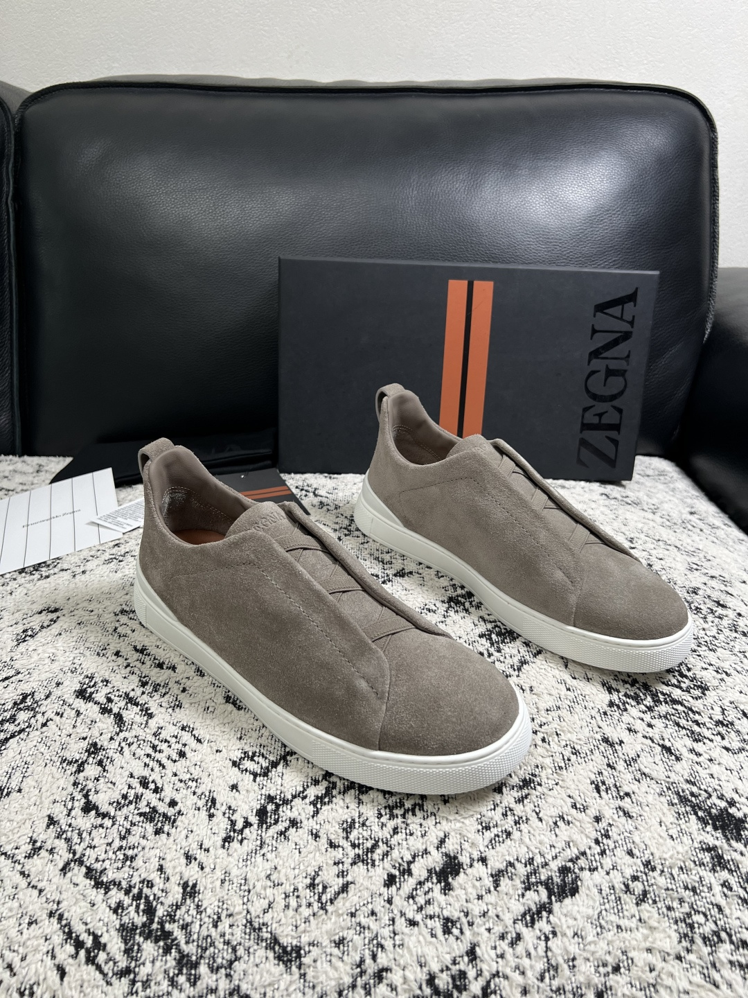 Zegna  高品质  顶级工艺品  杰尼亚  专柜新款原厂配置，意大利进口牛皮面料，进口牛里垫，透气舒适，鞋底：原厂特