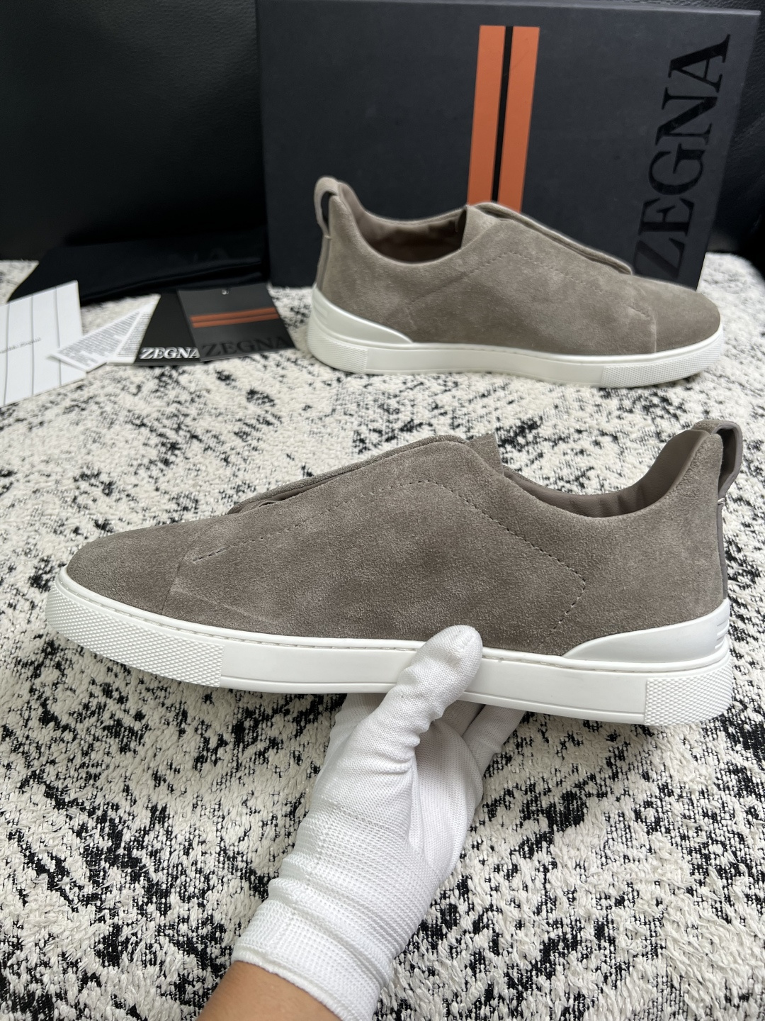 Zegna  高品质  顶级工艺品  杰尼亚  专柜新款原厂配置，意大利进口牛皮面料，进口牛里垫，透气舒适，鞋底：原厂特
