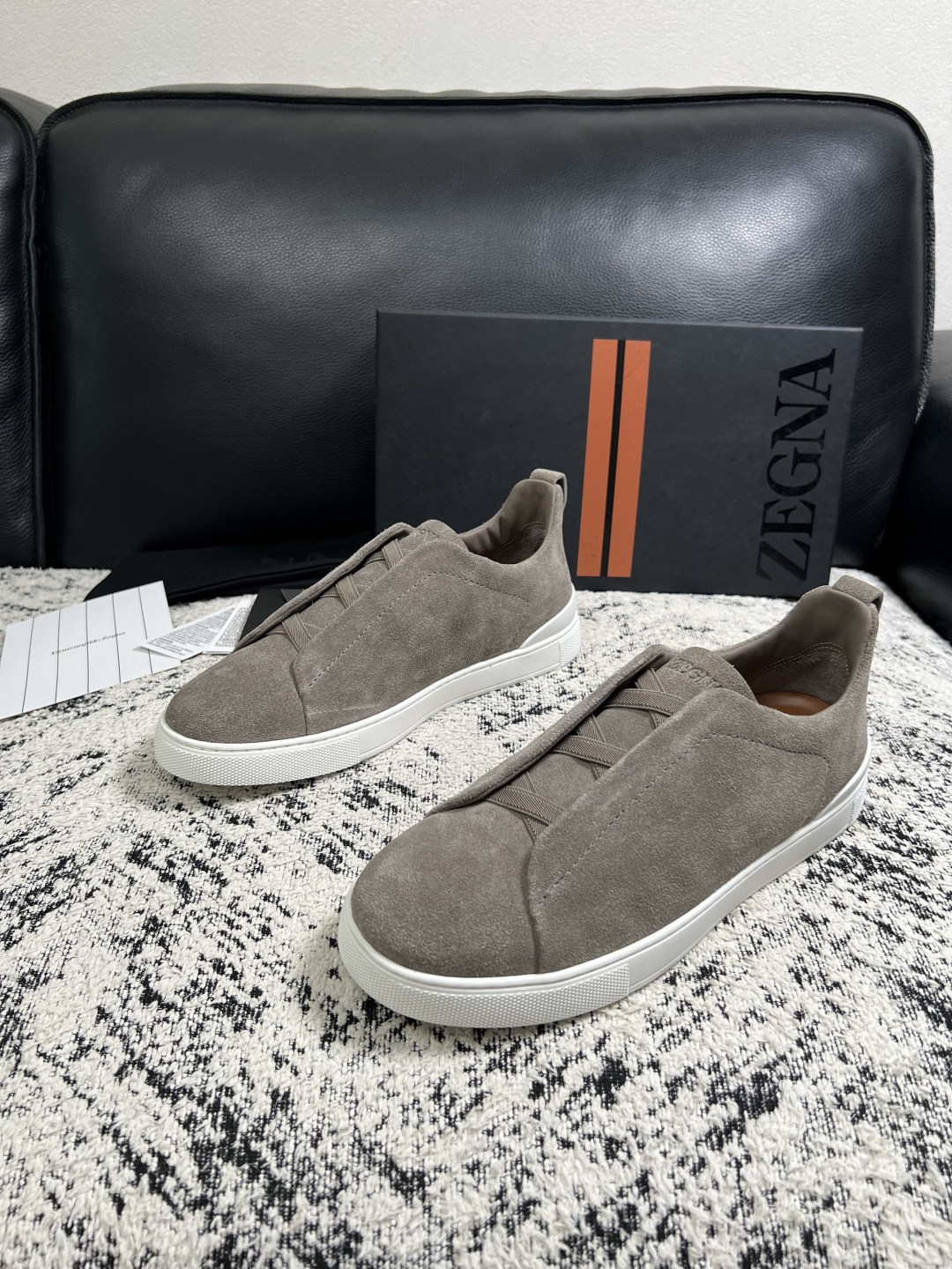 Zegna  高品质  顶级工艺品  杰尼亚  专柜新款原厂配置，意大利进口牛皮面料，进口牛里垫，透气舒适，鞋底：原厂特