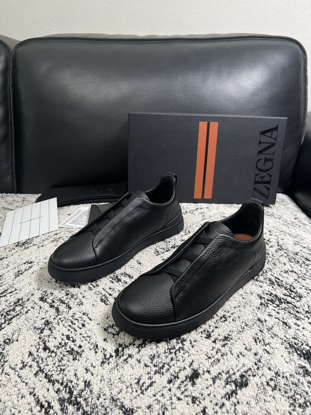 Zegna  高品质  顶级工艺品  杰尼亚  专柜新款原厂配置，意大利进口牛皮面料，进口牛里垫，透气舒适，鞋底：原厂特