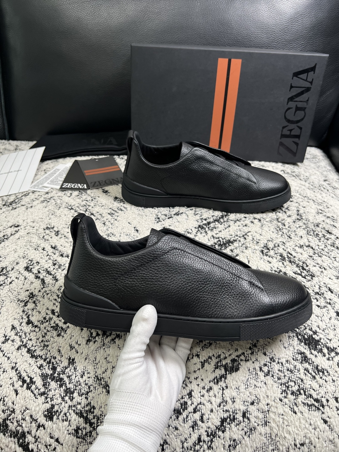 Zegna  高品质  顶级工艺品  杰尼亚  专柜新款原厂配置，意大利进口牛皮面料，进口牛里垫，透气舒适，鞋底：原厂特