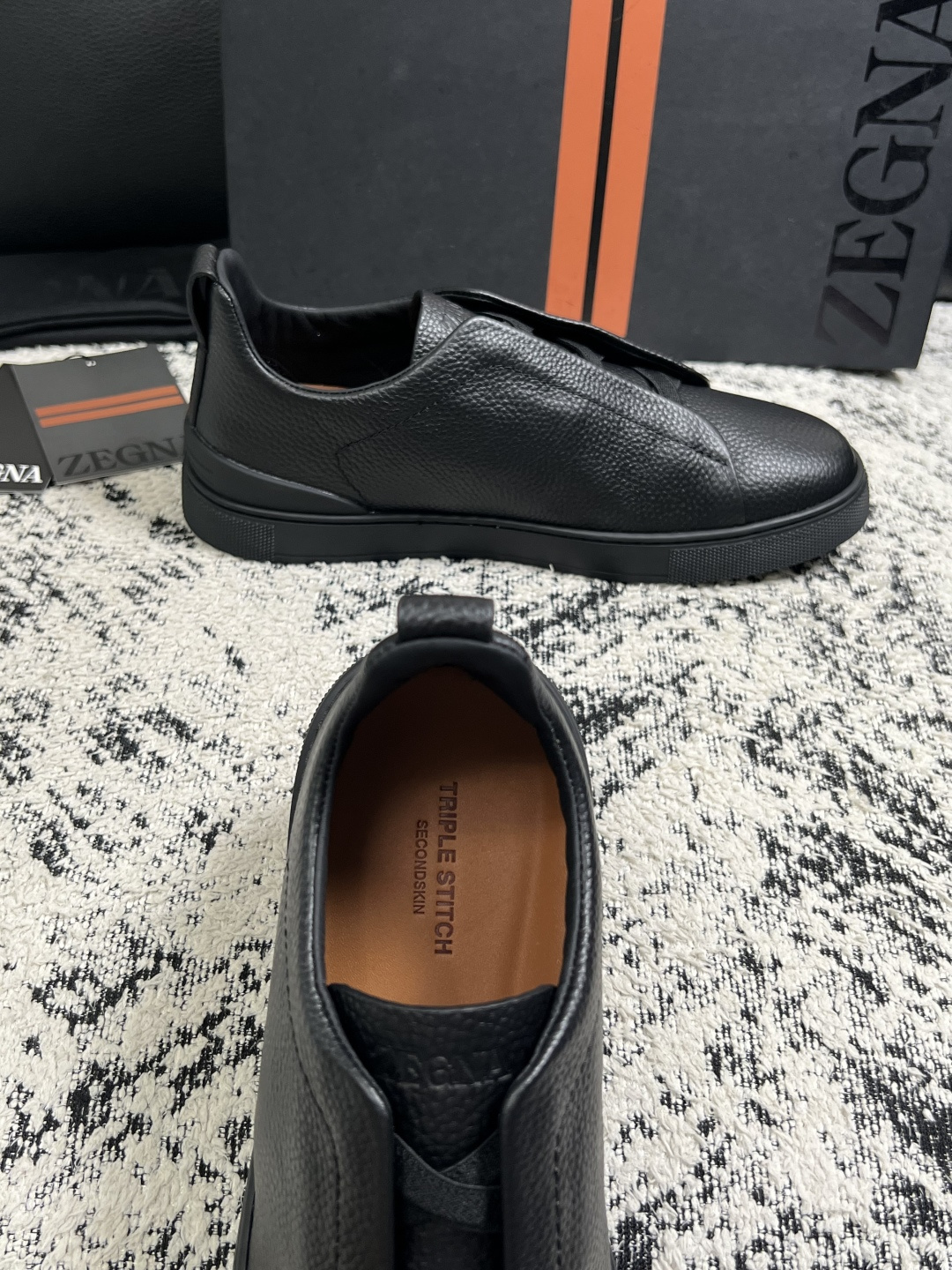 Zegna  高品质  顶级工艺品  杰尼亚  专柜新款原厂配置，意大利进口牛皮面料，进口牛里垫，透气舒适，鞋底：原厂特