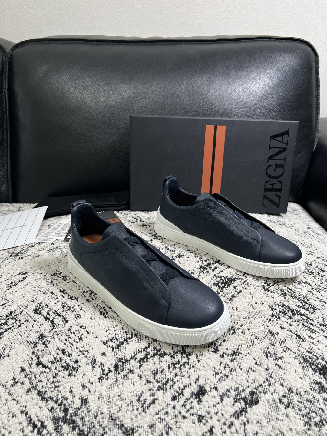 Zegna  高品质  顶级工艺品  杰尼亚  专柜新款原厂配置，意大利进口牛皮面料，进口牛里垫，透气舒适，鞋底：原厂特