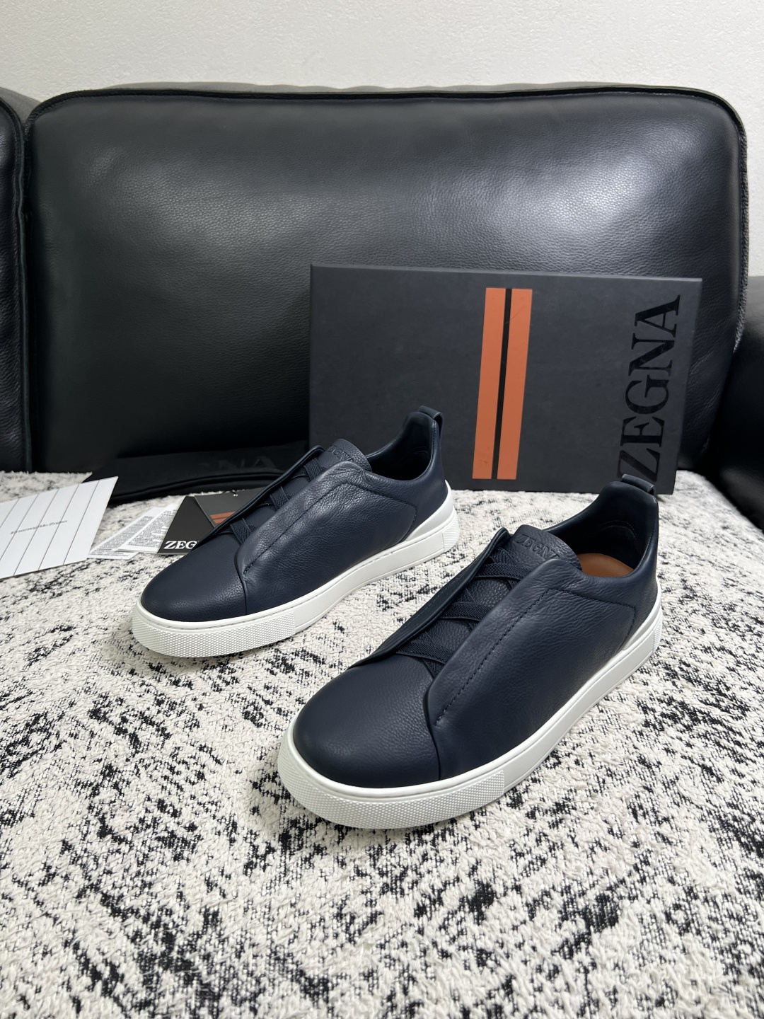 Zegna  高品质  顶级工艺品  杰尼亚  专柜新款原厂配置，意大利进口牛皮面料，进口牛里垫，透气舒适，鞋底：原厂特