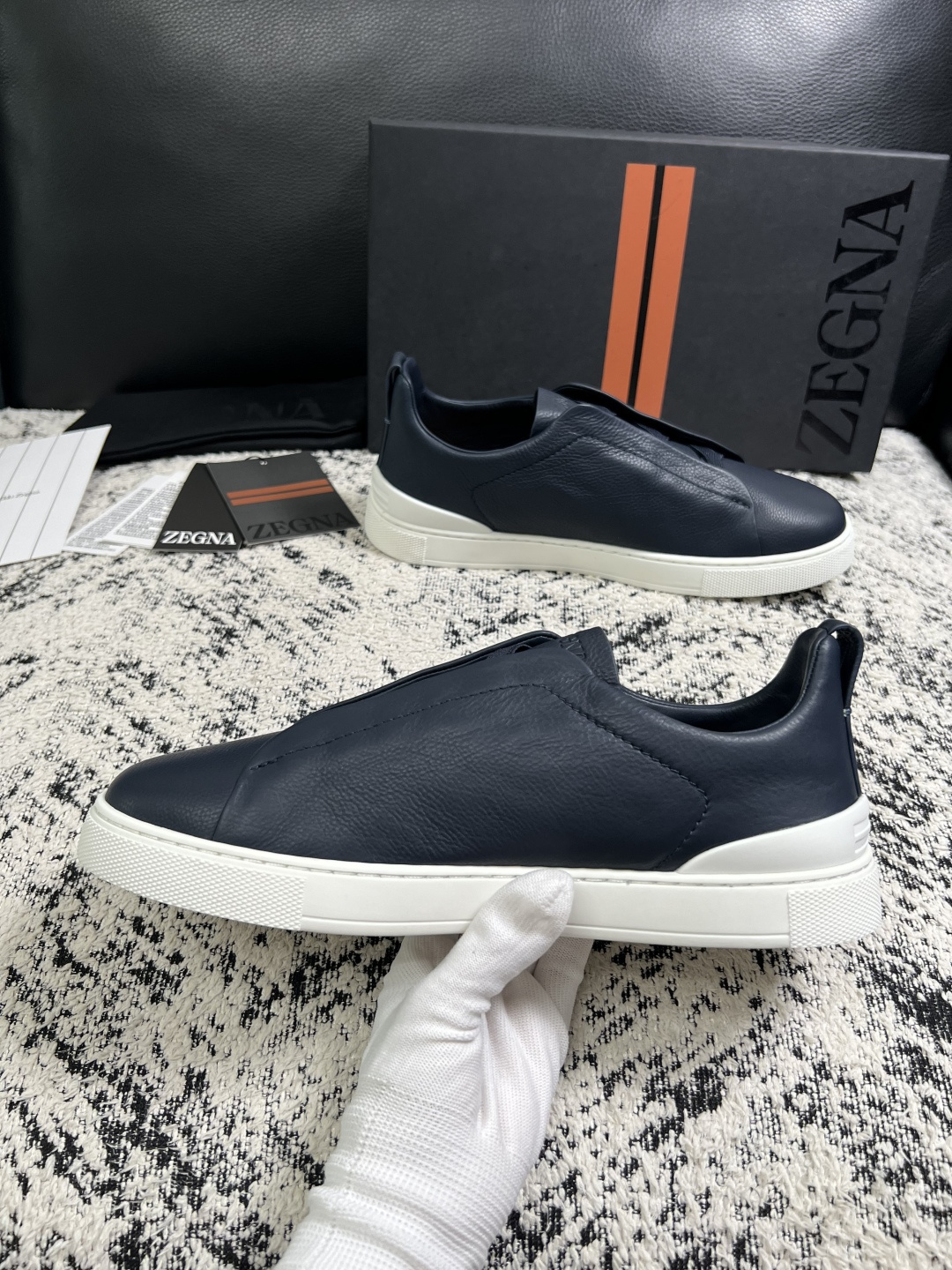 Zegna  高品质  顶级工艺品  杰尼亚  专柜新款原厂配置，意大利进口牛皮面料，进口牛里垫，透气舒适，鞋底：原厂特