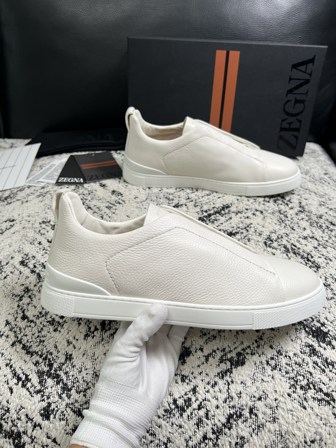 Zegna  高品质  顶级工艺品  杰尼亚  专柜新款原厂配置，意大利进口牛皮面料，进口牛里垫，透气舒适，鞋底：原厂特