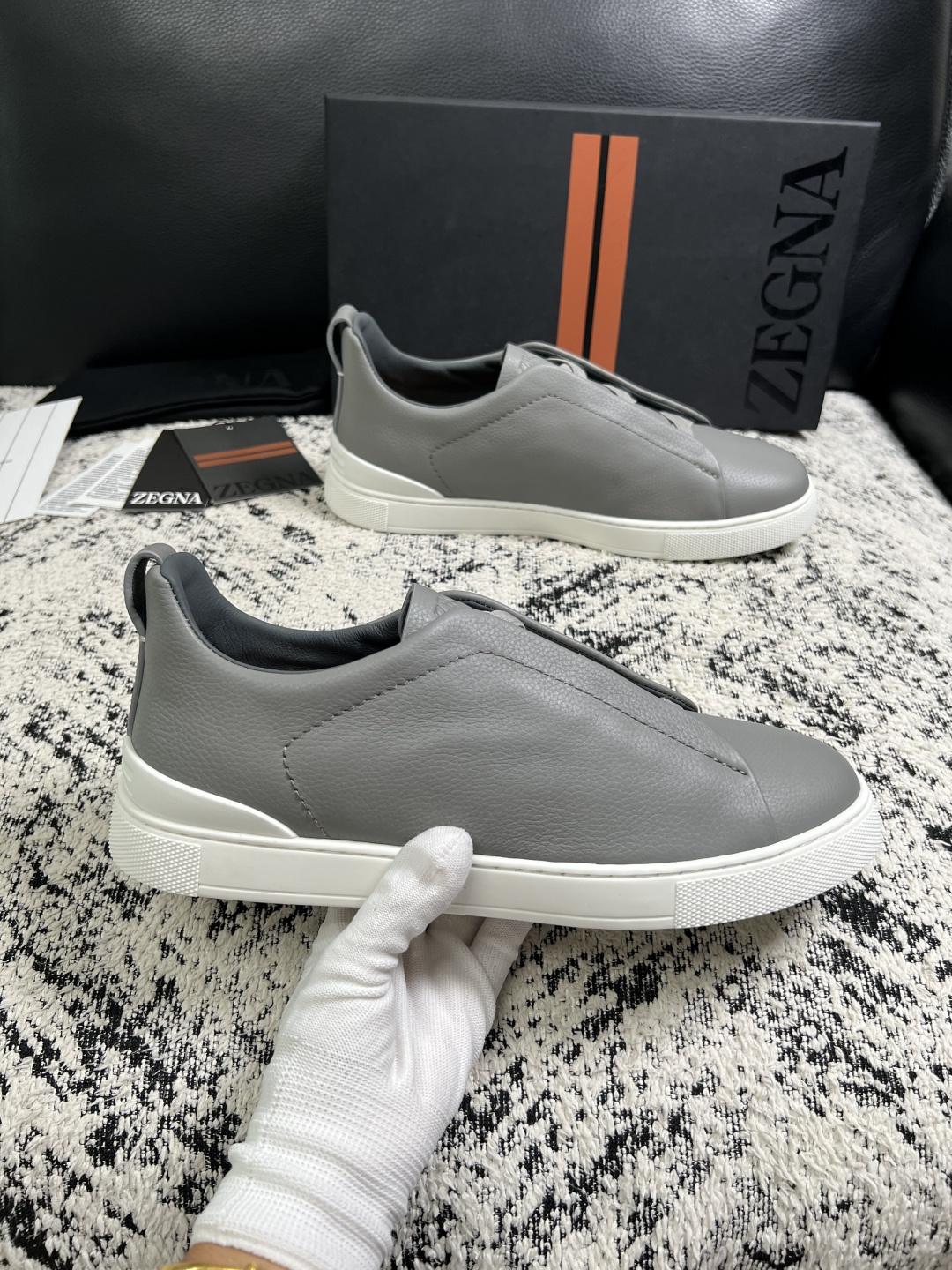 Zegna  高品质  顶级工艺品  杰尼亚  专柜新款原厂配置，意大利进口牛皮面料，进口牛里垫，透气舒适，鞋底：原厂特