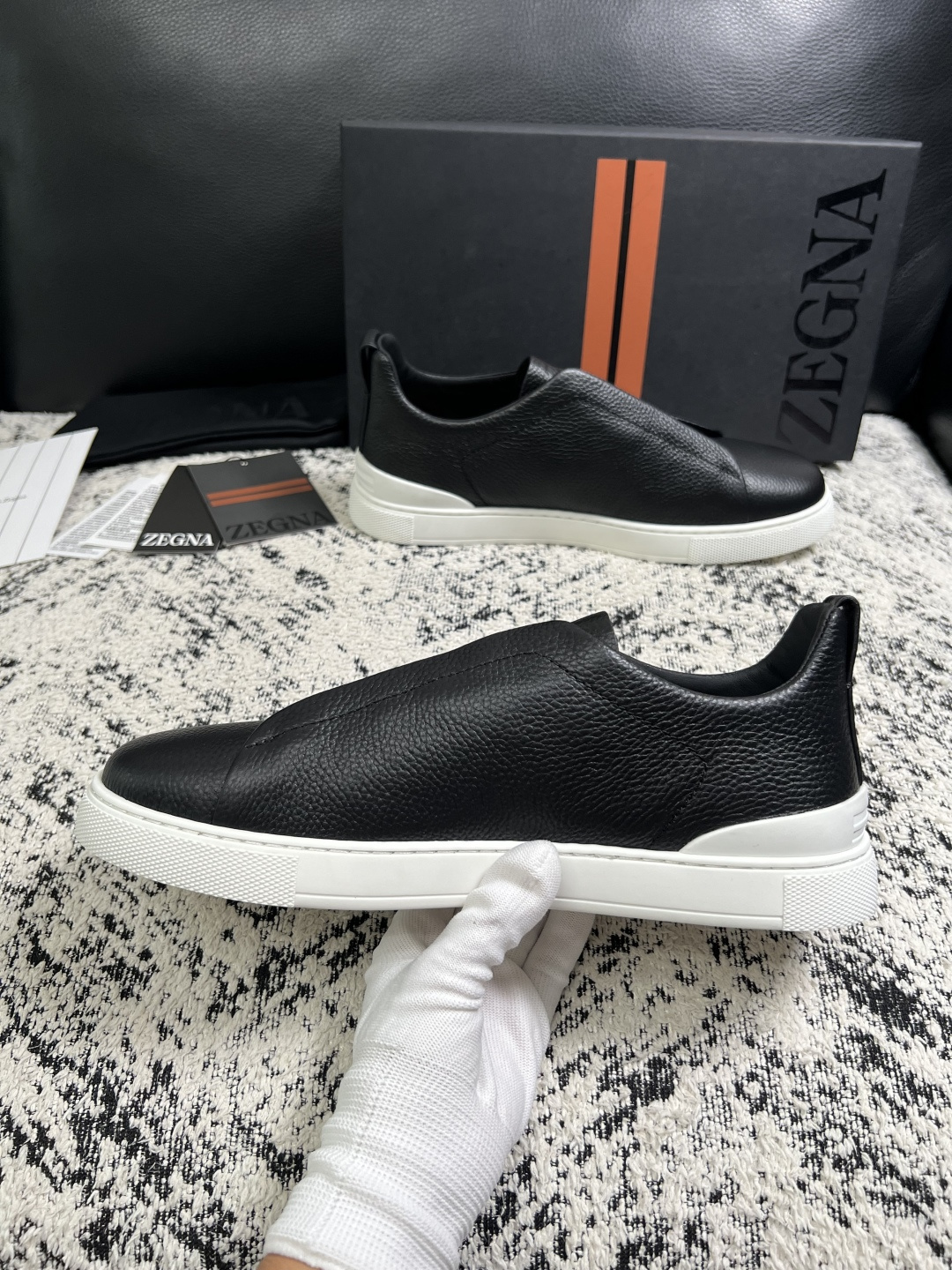 Zegna  高品质  顶级工艺品  杰尼亚  专柜新款原厂配置，意大利进口牛皮面料，进口牛里垫，透气舒适，鞋底：原厂特