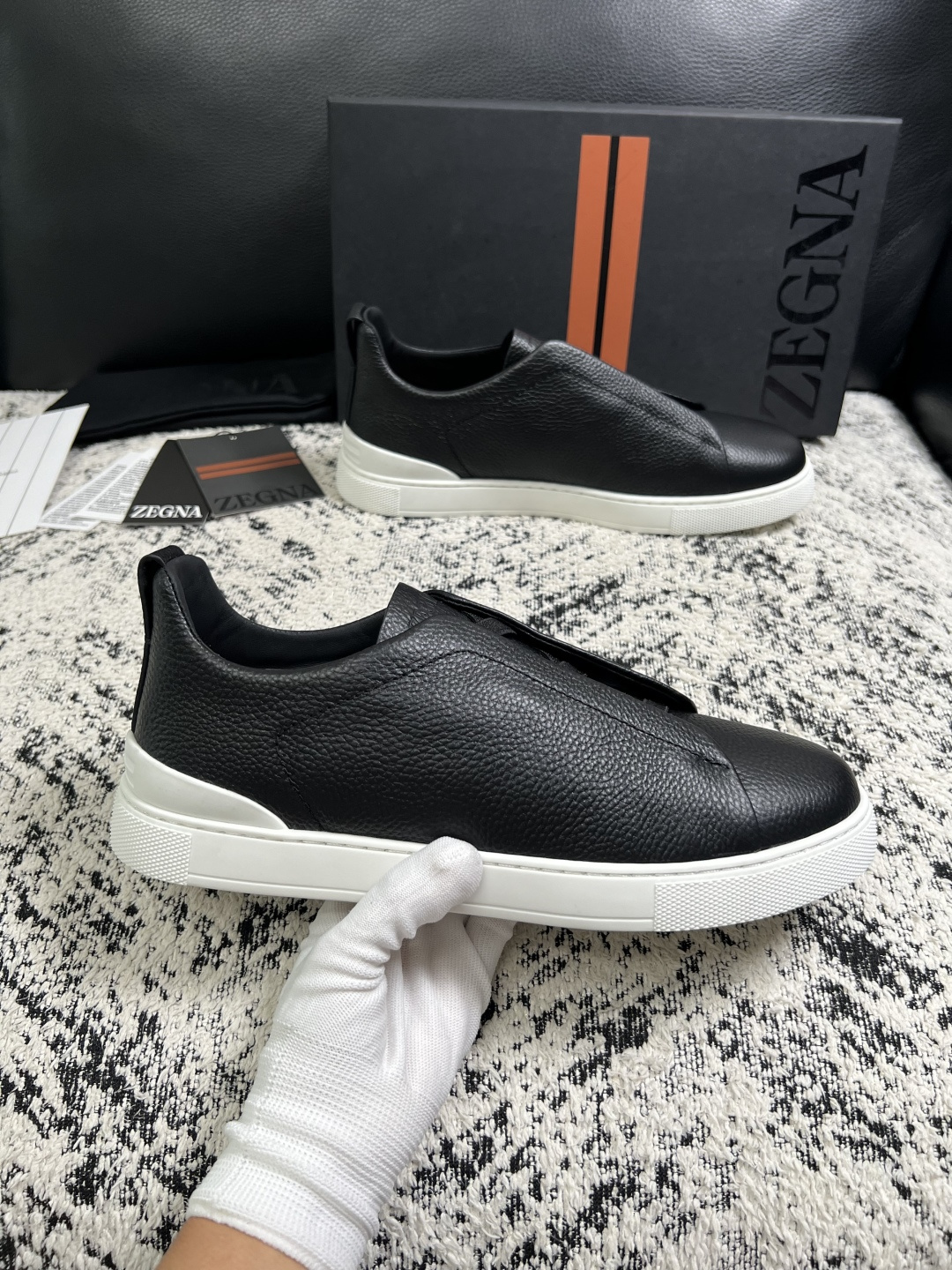 Zegna  高品质  顶级工艺品  杰尼亚  专柜新款原厂配置，意大利进口牛皮面料，进口牛里垫，透气舒适，鞋底：原厂特