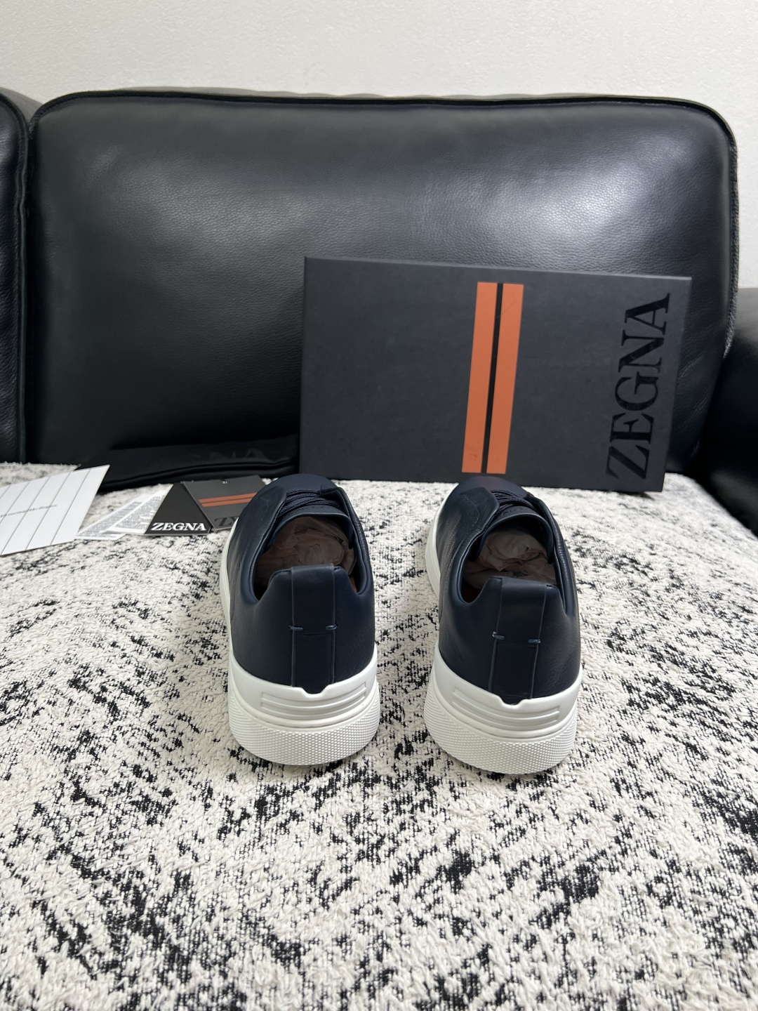 Zegna  高品质  顶级工艺品  杰尼亚  专柜新款原厂配置，意大利进口牛皮面料，进口牛里垫，透气舒适，鞋底：原厂特