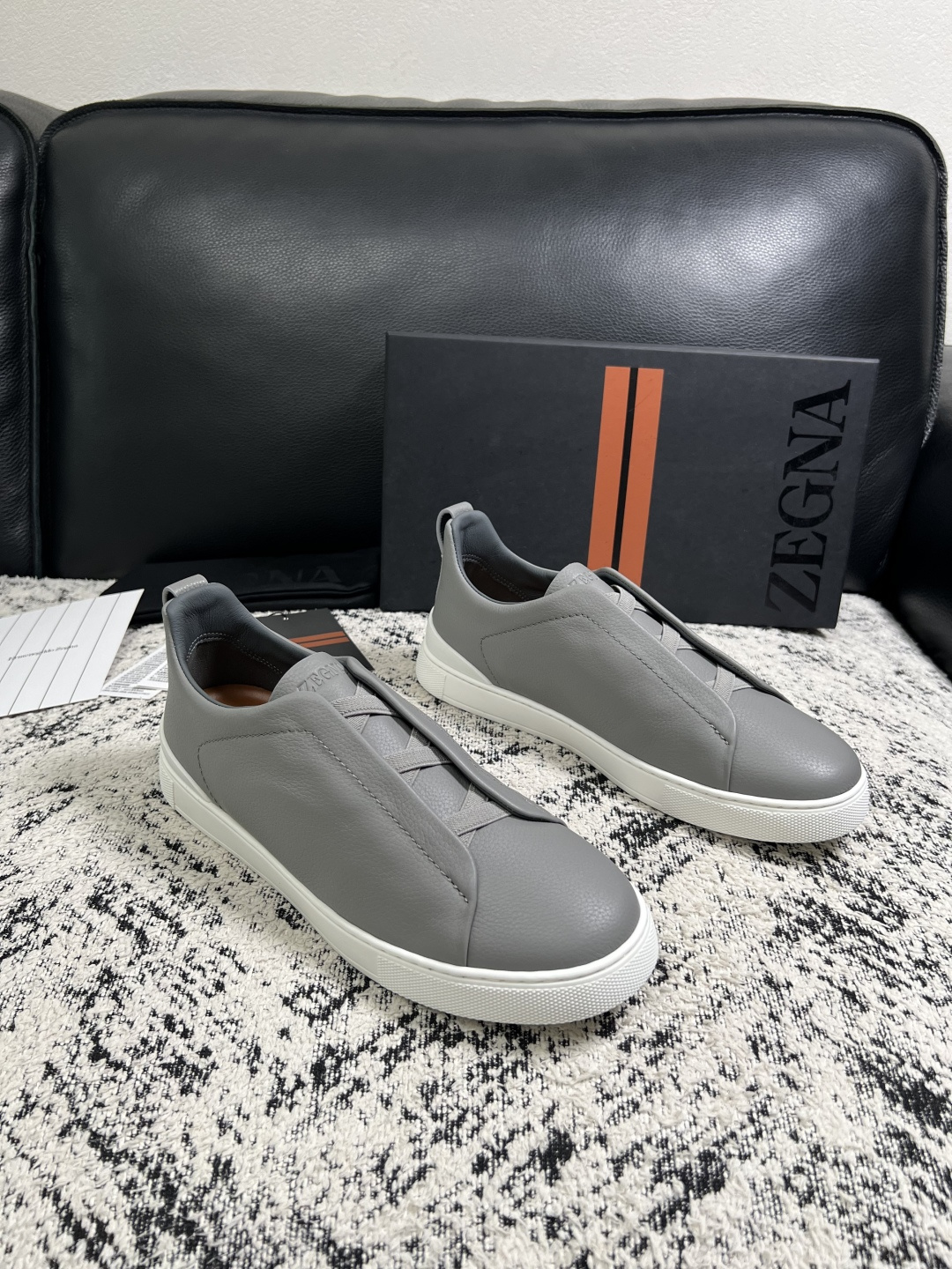 Zegna  高品质  顶级工艺品  杰尼亚  专柜新款原厂配置，意大利进口牛皮面料，进口牛里垫，透气舒适，鞋底：原厂特