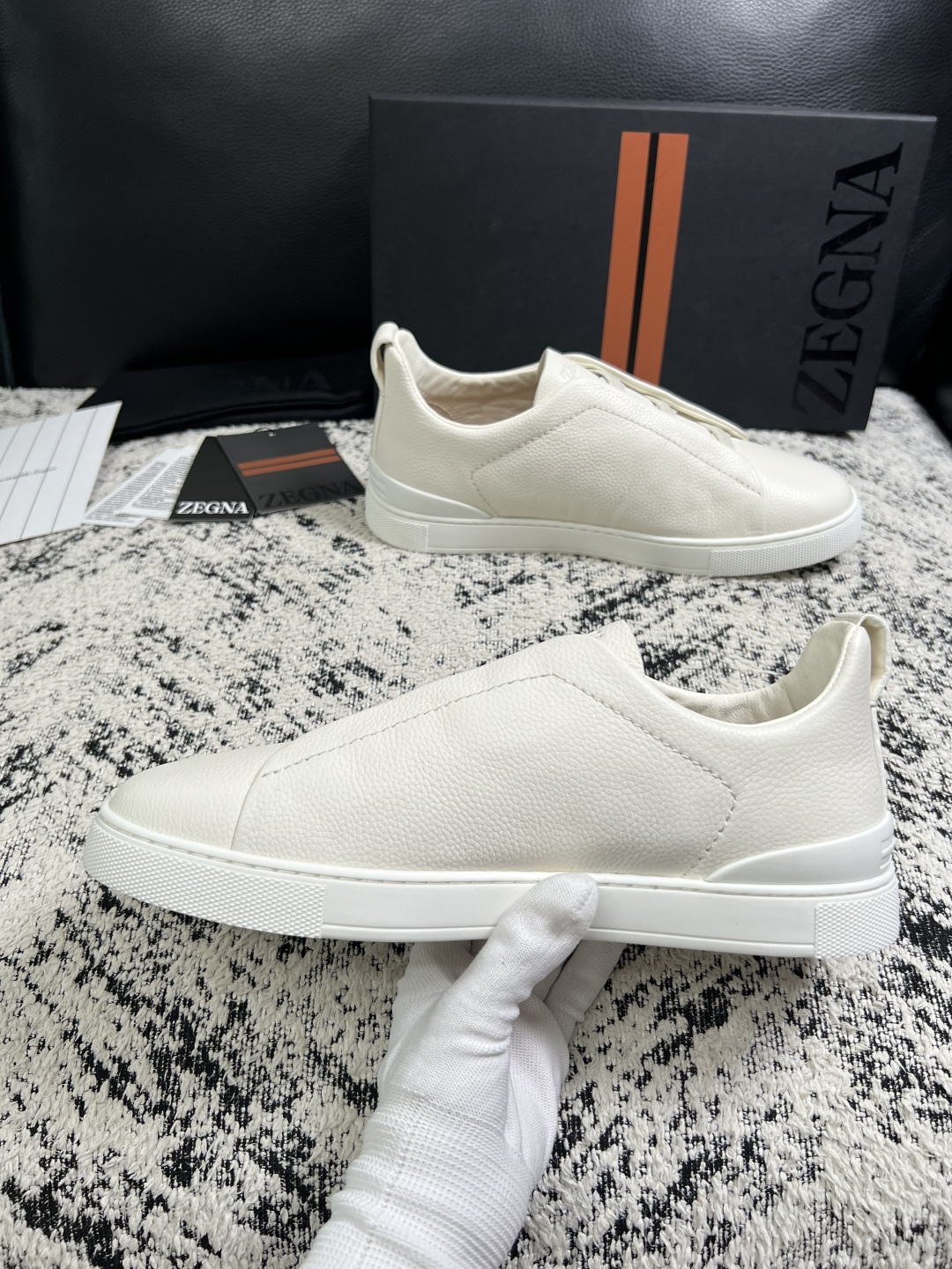 Zegna  高品质  顶级工艺品  杰尼亚  专柜新款原厂配置，意大利进口牛皮面料，进口牛里垫，透气舒适，鞋底：原厂特