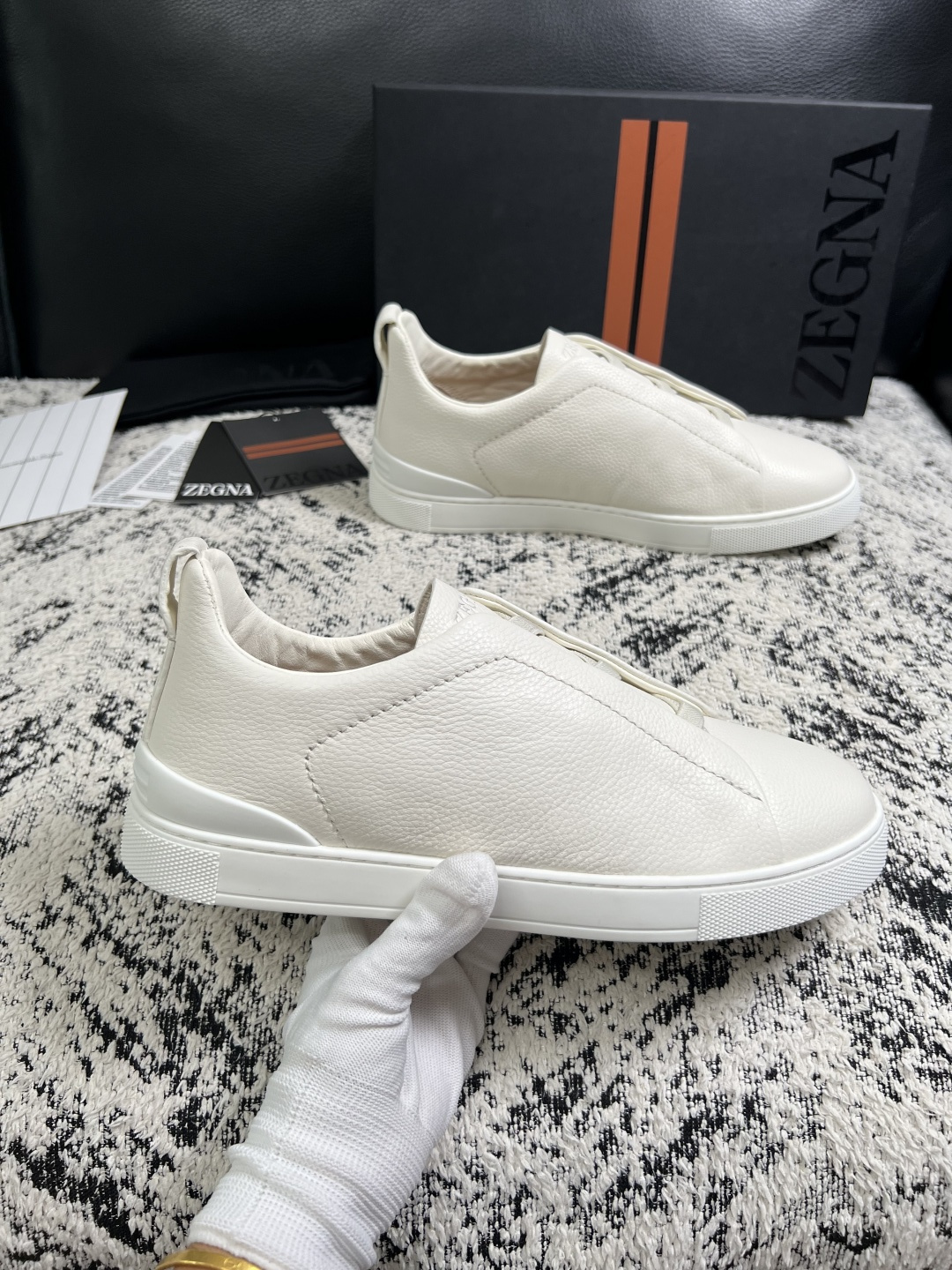 Zegna  高品质  顶级工艺品  杰尼亚  专柜新款原厂配置，意大利进口牛皮面料，进口牛里垫，透气舒适，鞋底：原厂特