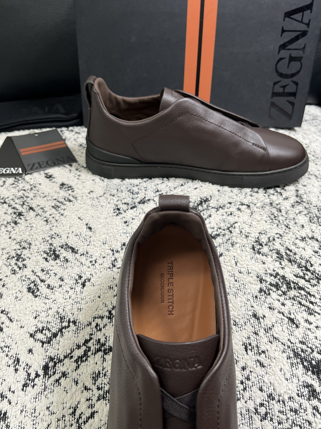 Zegna  高品质  顶级工艺品  杰尼亚  专柜新款原厂配置，意大利进口牛皮面料，进口牛里垫，透气舒适，鞋底：原厂特