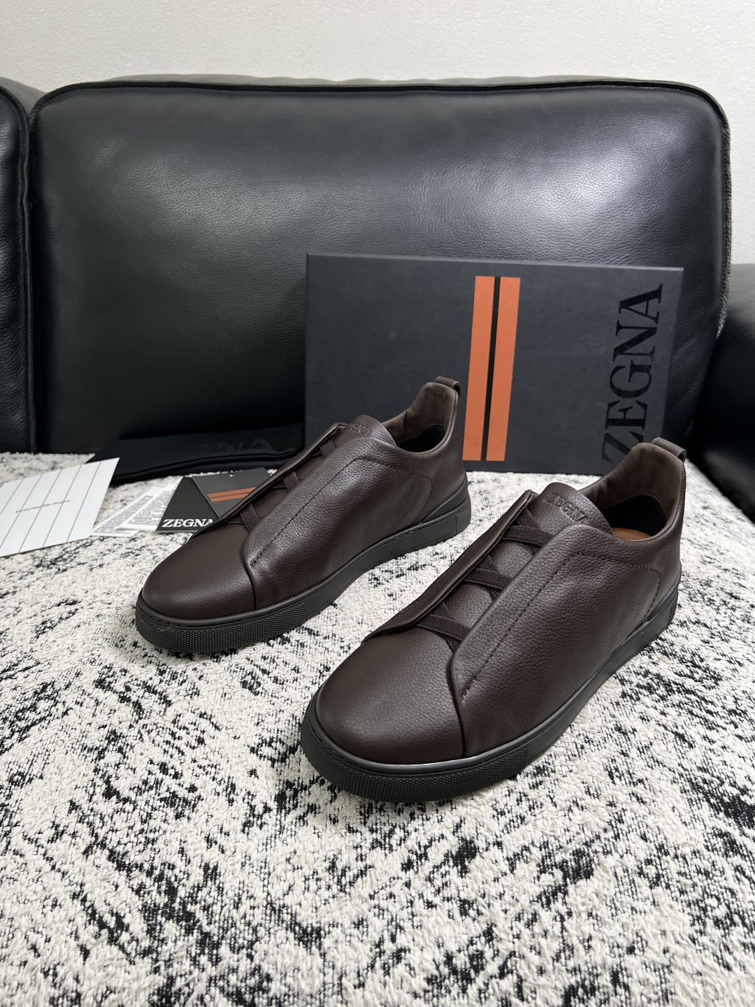 Zegna  高品质  顶级工艺品  杰尼亚  专柜新款原厂配置，意大利进口牛皮面料，进口牛里垫，透气舒适，鞋底：原厂特