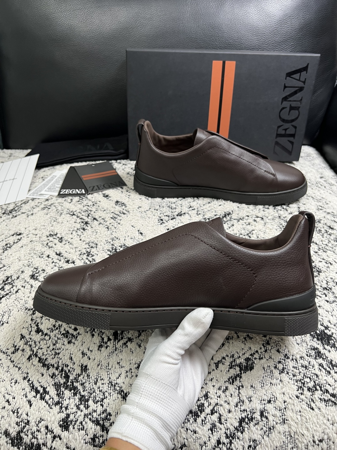 Zegna  高品质  顶级工艺品  杰尼亚  专柜新款原厂配置，意大利进口牛皮面料，进口牛里垫，透气舒适，鞋底：原厂特