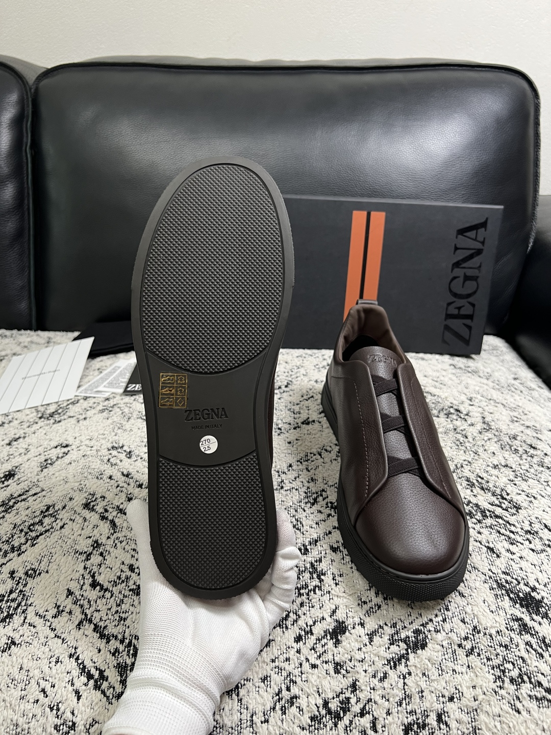 Zegna  高品质  顶级工艺品  杰尼亚  专柜新款原厂配置，意大利进口牛皮面料，进口牛里垫，透气舒适，鞋底：原厂特