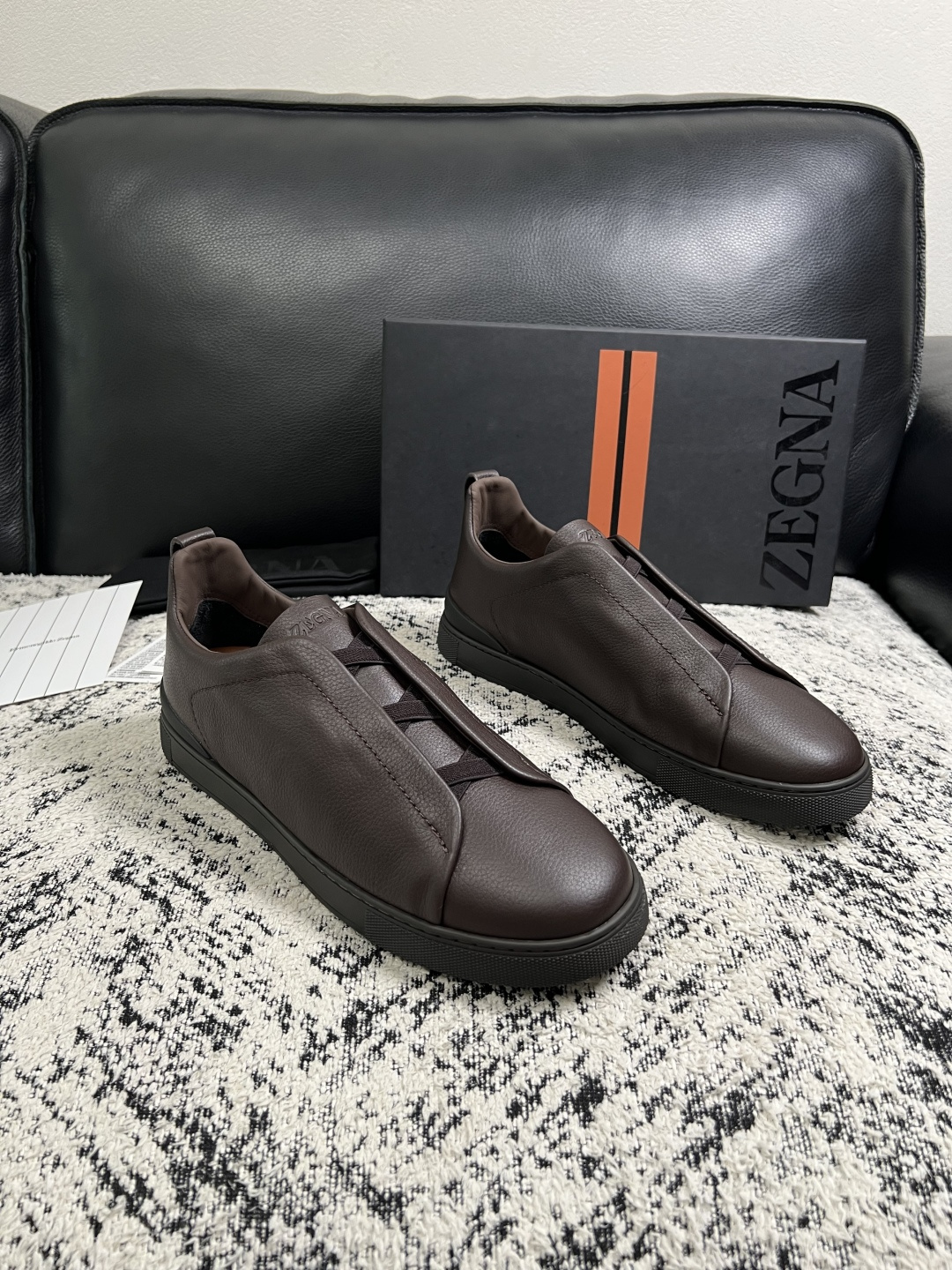 Zegna  高品质  顶级工艺品  杰尼亚  专柜新款原厂配置，意大利进口牛皮面料，进口牛里垫，透气舒适，鞋底：原厂特