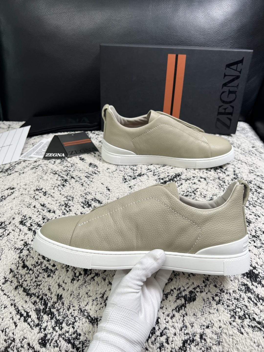 Zegna  高品质  顶级工艺品  杰尼亚  专柜新款原厂配置，意大利进口牛皮面料，进口牛里垫，透气舒适，鞋底：原厂特