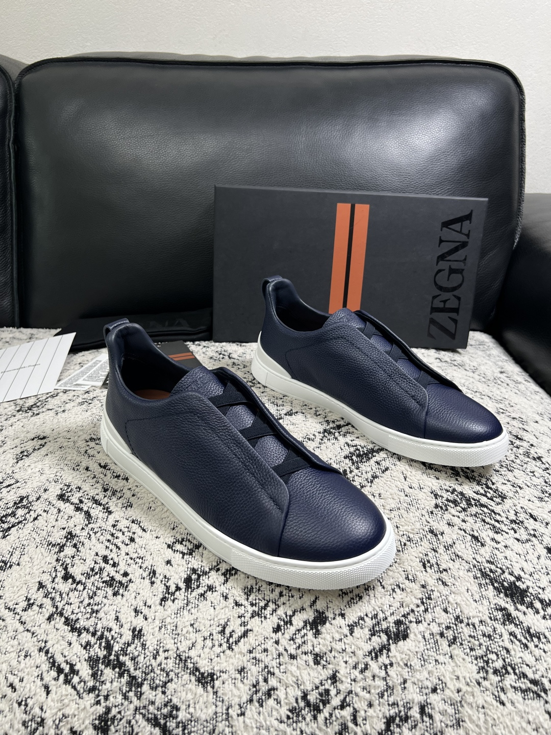 Zegna  高品质  顶级工艺品  杰尼亚  专柜新款原厂配置，意大利进口牛皮面料，进口牛里垫，透气舒适，鞋底：原厂特