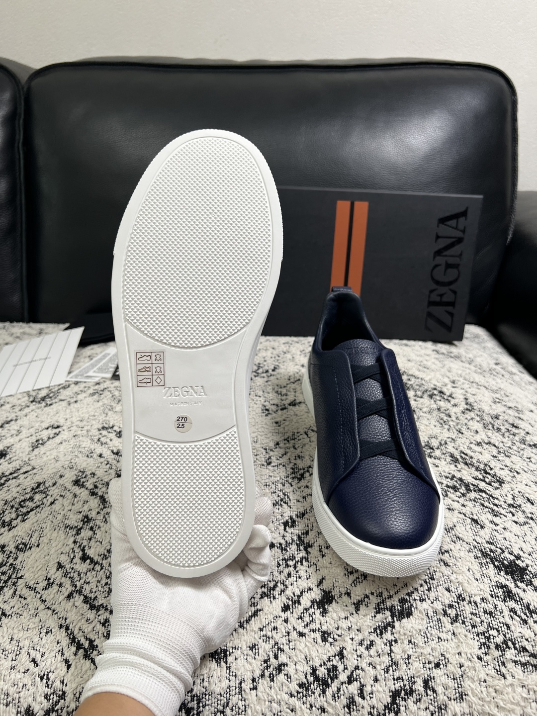 Zegna  高品质  顶级工艺品  杰尼亚  专柜新款原厂配置，意大利进口牛皮面料，进口牛里垫，透气舒适，鞋底：原厂特