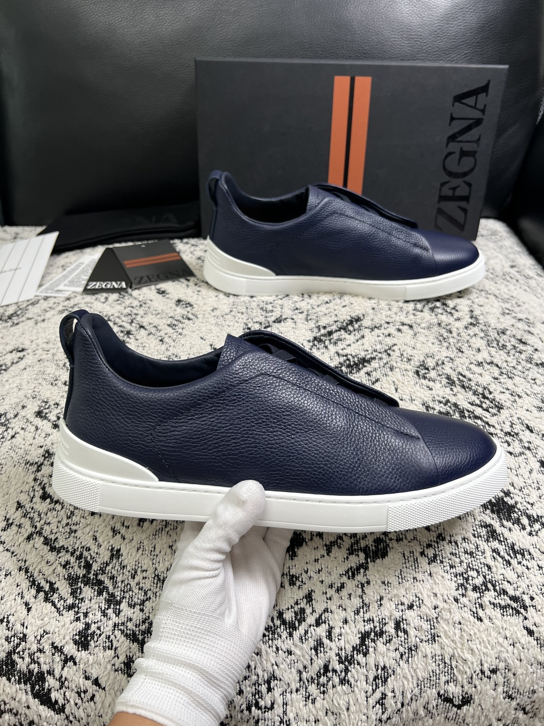 Zegna  高品质  顶级工艺品  杰尼亚  专柜新款原厂配置，意大利进口牛皮面料，进口牛里垫，透气舒适，鞋底：原厂特
