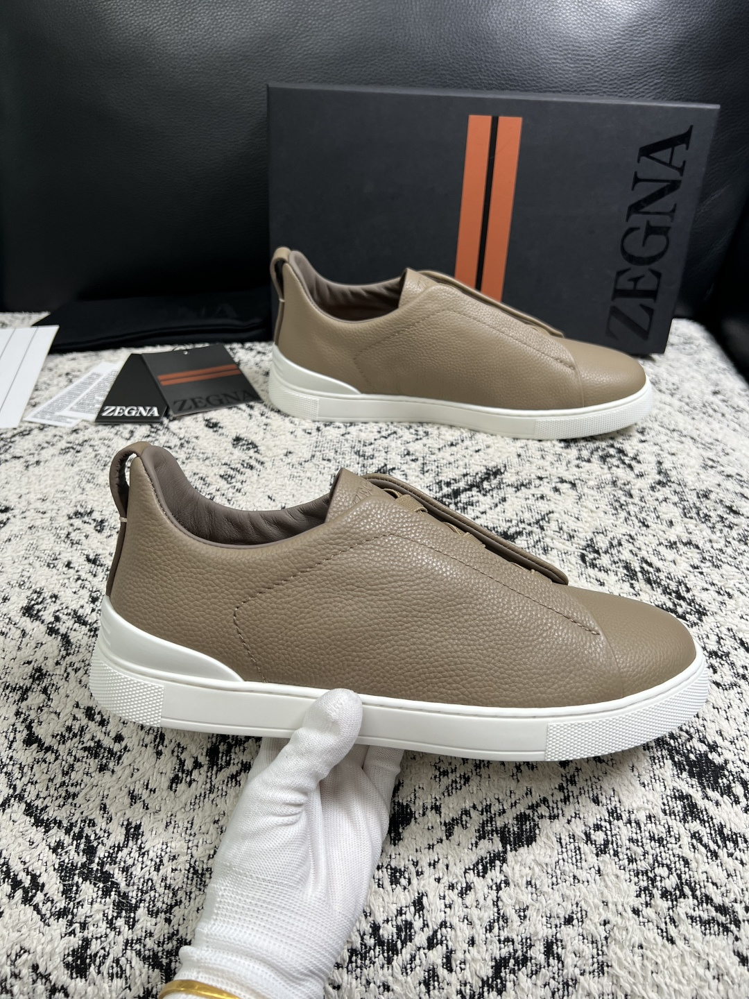 Zegna  高品质  顶级工艺品  杰尼亚  专柜新款原厂配置，意大利进口牛皮面料，进口牛里垫，透气舒适，鞋底：原厂特