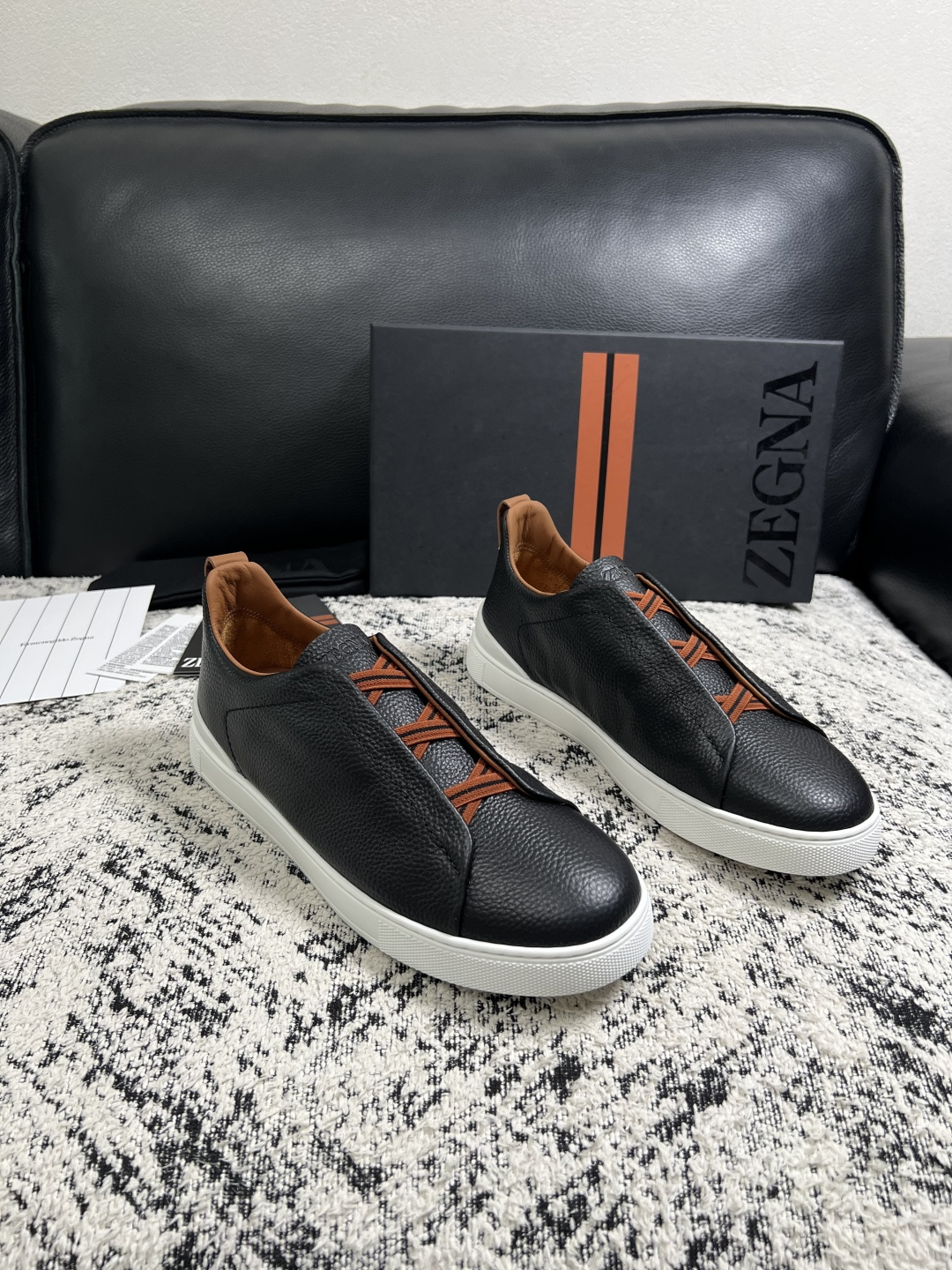 Zegna  高品质  顶级工艺品  杰尼亚  专柜新款原厂配置，意大利进口牛皮面料，进口牛里垫，透气舒适，鞋底：原厂特