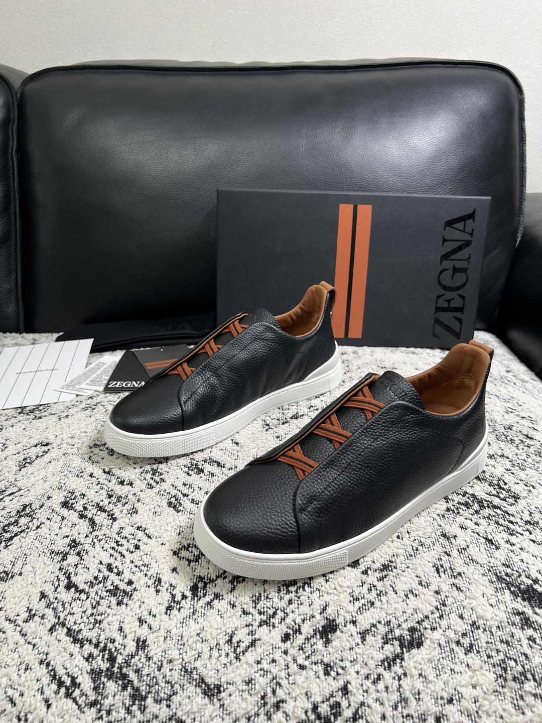 Zegna  高品质  顶级工艺品  杰尼亚  专柜新款原厂配置，意大利进口牛皮面料，进口牛里垫，透气舒适，鞋底：原厂特