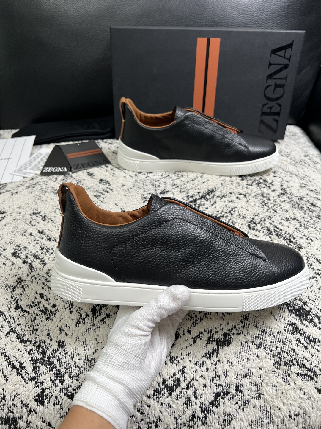 Zegna  高品质  顶级工艺品  杰尼亚  专柜新款原厂配置，意大利进口牛皮面料，进口牛里垫，透气舒适，鞋底：原厂特