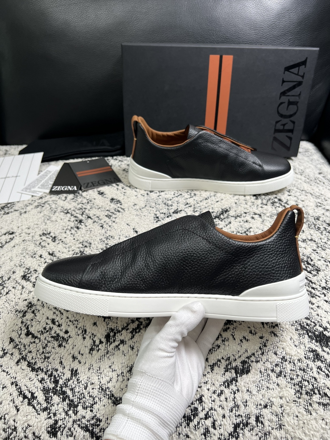 Zegna  高品质  顶级工艺品  杰尼亚  专柜新款原厂配置，意大利进口牛皮面料，进口牛里垫，透气舒适，鞋底：原厂特