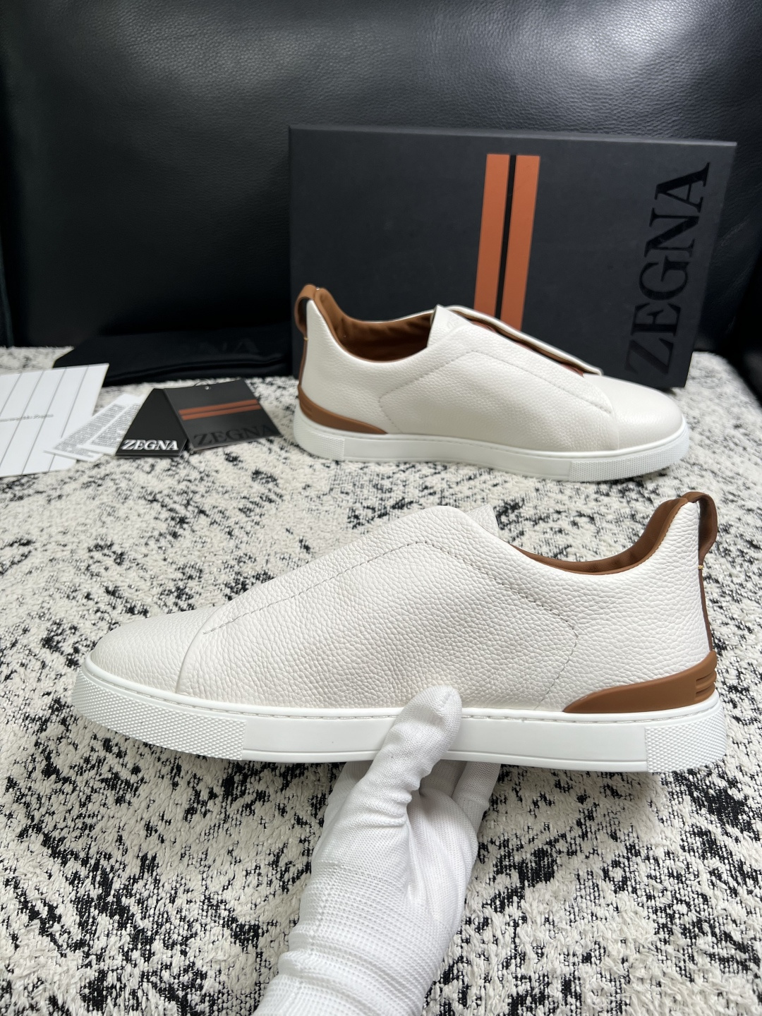 Zegna  高品质  顶级工艺品  杰尼亚  专柜新款原厂配置，意大利进口牛皮面料，进口牛里垫，透气舒适，鞋底：原厂特